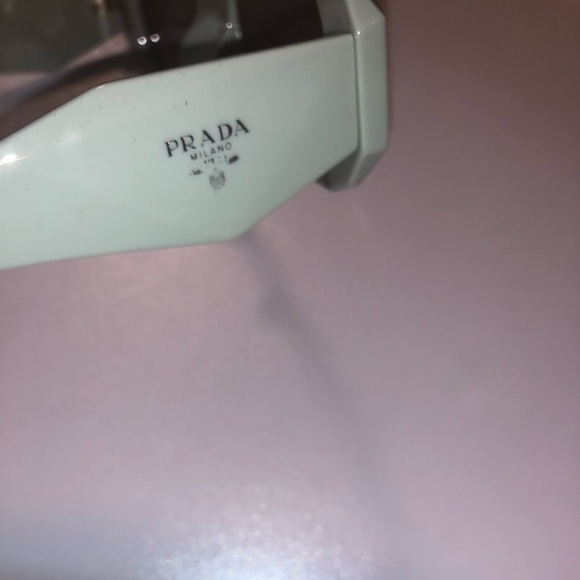 Prada NWT Rare Sunglasses accepting offers ❤️ - Picture 4 of 7